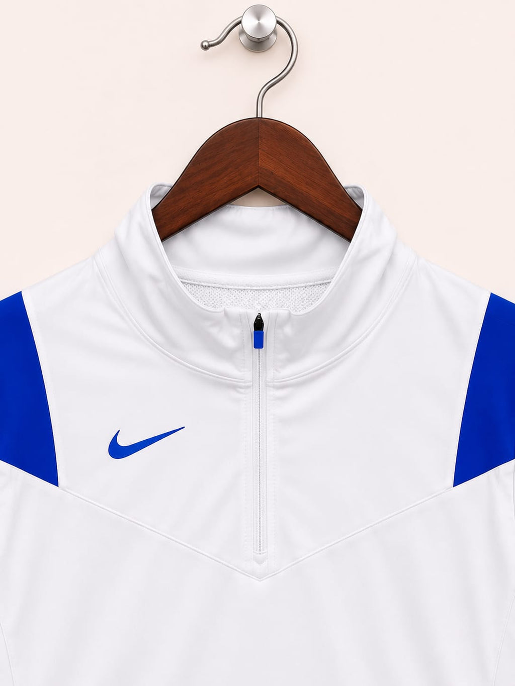 Nike Men's White and Blue Short-Sleeve Athletic Training Windbreaker Jacket