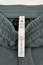 lululemon size 4 care label showing fabric composition